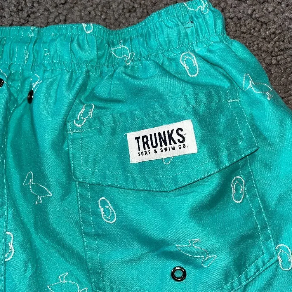 TRUNKS SURF & SWIM CO Vintage Palm Springs Swimsuit Flip Flops & Pelicans Small